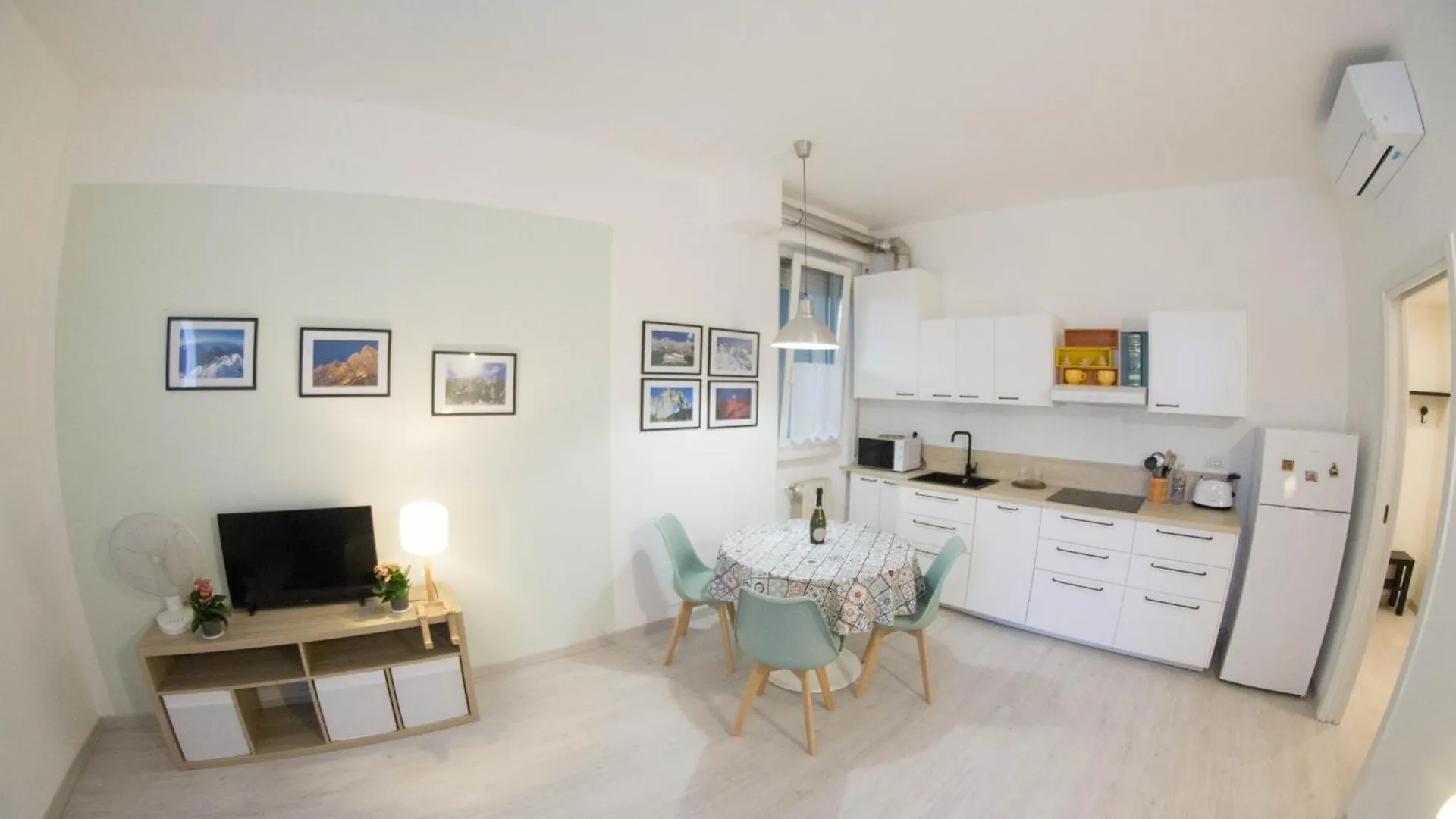 Lake Haven, Cosy Suite Just Steps From Lake, Newly-Renovated! Лекко Италия
