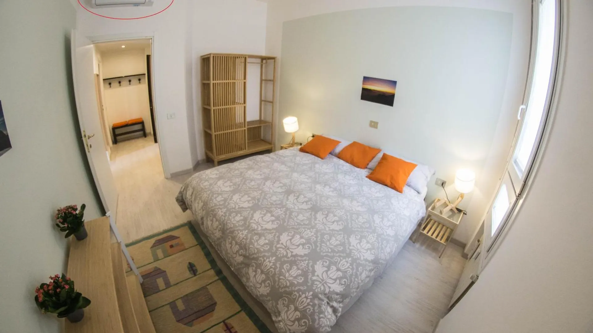 Lake Haven, Cosy Suite Just Steps From Lake, Newly-Renovated! Лекко Апартаменты